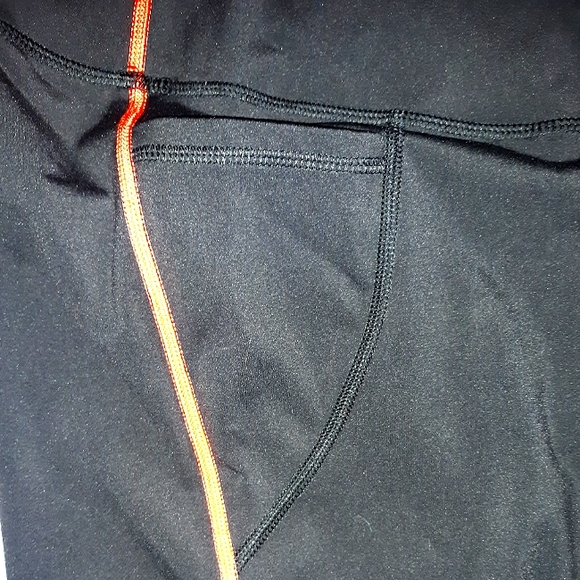 Like New~AVIA Plus Size 16-18 Ladies Athletic Compression Capri~Moisture Wicking - Picture 13 of 16